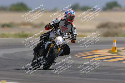 media/Sep-30-2023-SoCal Trackdays (Sat) [[636657bffb]]/Turn 15 (1120am)/